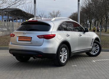 Infiniti QX70