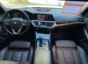 BMW 330i