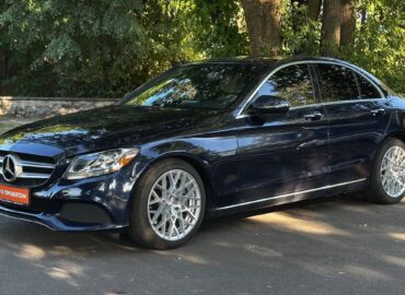 Mercedes-Benz C300