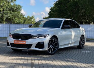 BMW 330i