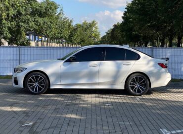 BMW 330i