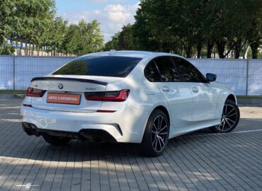 BMW 330i