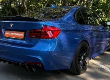 BMW 328i